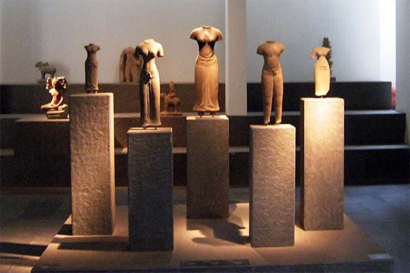 Experience Da Nang’s art with guided tours